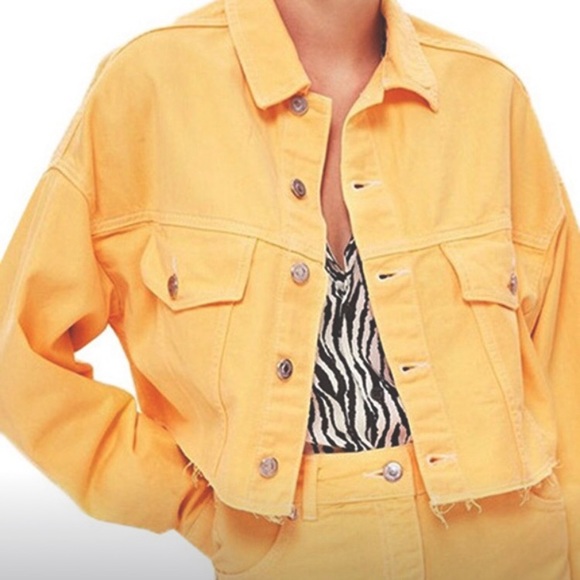 SALE 🇺🇸 2 Piece Yellow Jacket / Skirt Set - Picture 3 of 7